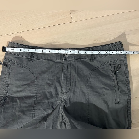 Columbia Gray Adjustable Waist Capris Size 10 - Picture 6 of 16